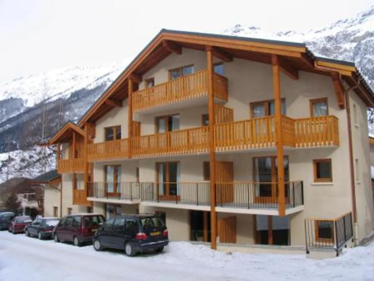 Appartement Pour 6 A Lanslevillard-Val Cenis, Au Centre Du Village Et Proche Des Pistes - Fr-1-508-81 0*, Lanslevillard France